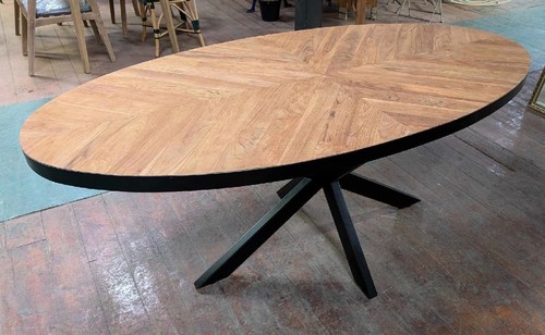 Oval dining table - , with